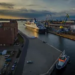 Zur Schwedenschanze 2 *
