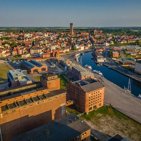 Zur Schwedenschanze 2 *